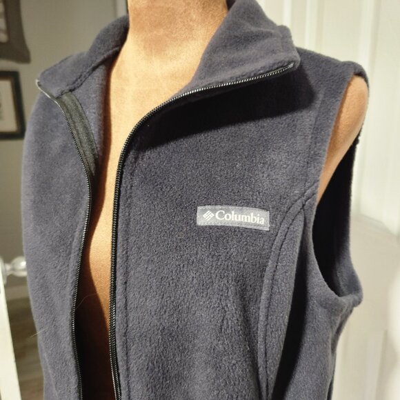 Women's Columbia Charcoal Gray Fleece Vest Sz Medium MSRP $60 - Picture 3 of 7
